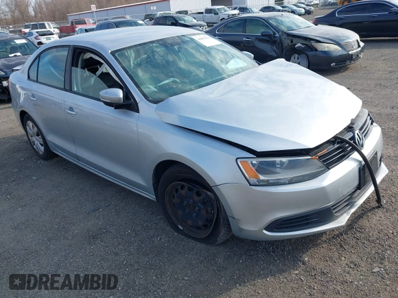 2014 Volkswagen Jetta SE z VIN 3VWD17AJ4EM266248, wystawiony jako IAAI lot #41893512 z przebiegiem 146 278 mil mil oraz . Historia ofert i sprzedaży dostępna na DreamBid. Obrazek 1.
