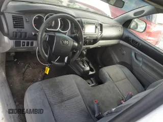 2013 Toyota Tacoma z VIN 5TFNX4CN7DX025183, wystawiony jako Copart lot #44353485 z przebiegiem 146 269 mil mil oraz Szkoda całkowita • Salvage title. Historia ofert i sprzedaży dostępna na DreamBid. Obrazek 8.