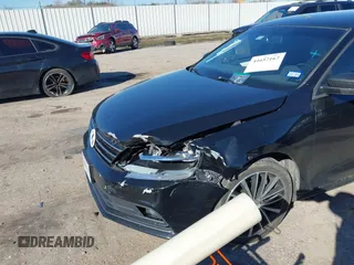 2016 Volkswagen Jetta Sport с VIN 3VWD17AJ7GM414525, выставлен на аукционе IAAI как лот 41657167 с пробегом 85 594 миль миль и . История ставок и продаж доступна на DreamBid. Изображение 6.