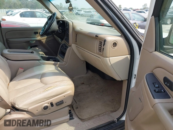 2005 Chevrolet Tahoe LT z VIN 1GNEC13T85J124339, wystawiony jako IAAI lot #41911723 z przebiegiem 353 205 mil mil oraz . Historia ofert i sprzedaży dostępna na DreamBid. Obrazek 5.