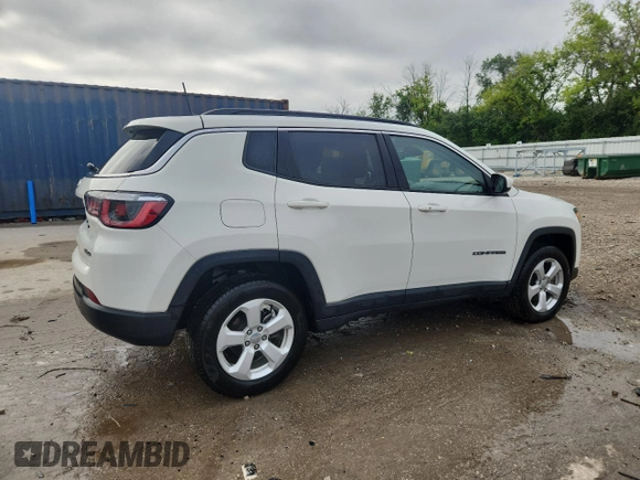 2018 Jeep Compass Latitude z VIN 3C4NJDBB2JT180742, wystawiony jako Copart lot #62355465 z przebiegiem 63 603 mil mil oraz Czysty tytuł • Clean title. Historia ofert i sprzedaży dostępna na DreamBid. Obrazek 3.