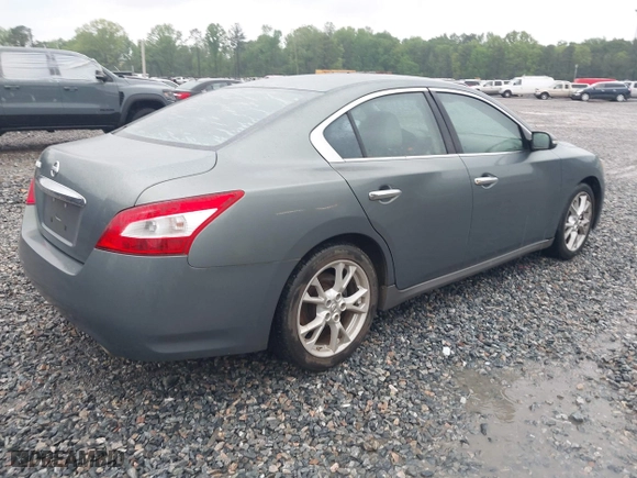 2009 Nissan Maxima 3.5 S with VIN 1N4AA51E79C851402, listed as a IAAI auction lot 41963645 with 231,025 mi miles. Bid and sale history available at carsss.com. Image 4.