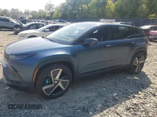 2023 Fisker Ocean One z VIN VCF1ZBU22PG003114, wystawiony jako Copart lot #69451534 z przebiegiem 4248 mil mil oraz Szkody całkowita. Historia ofert i sprzedaży dostępna na DreamBid. Obrazek 1.