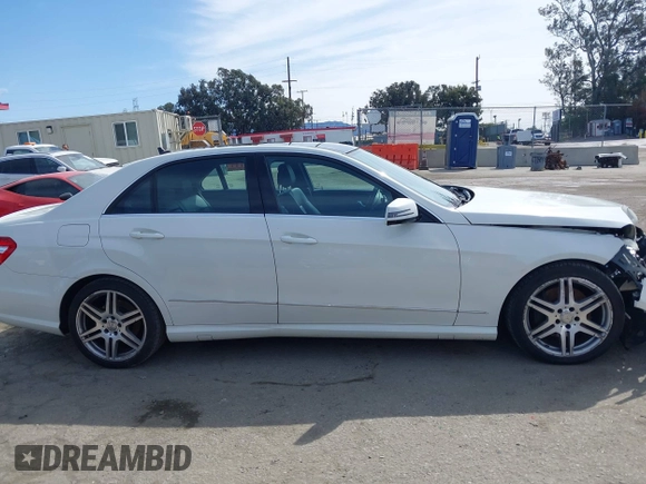2011 Mercedes-Benz E-Class E 350 Luxury with VIN WDDHF5GB9BA279117, listed as a IAAI auction lot 41934443 with 63,014 mi miles. Bid and sale history available at carsss.com. Image 13.