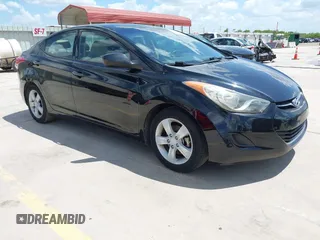 2013 Hyundai Elantra GLS z VIN KMHDH4AE3DU666792, wystawiony jako IAAI lot #42553491 z przebiegiem 167 259 mil mil oraz . Historia ofert i sprzedaży dostępna na DreamBid. Obrazek 1.