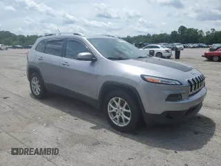 2017 Jeep Cherokee Latitude z VIN 1C4PJMCS0HD224115, wystawiony jako Copart lot #61713985 z przebiegiem 83 421 mil mil oraz Szkoda całkowita • Salvage title. Historia ofert i sprzedaży dostępna na DreamBid. Obrazek 4.