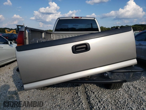 2000 GMC New Sierra 1500 SLE with VIN 1GTEC14T0YE377935, listed as a Copart auction lot 74091684 with 255,760 mi miles and Salvage Title. Bid and sale history available at carsss.com. Image 6.