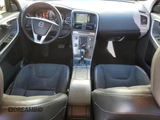 2016 Volvo XC60 T5 Drive-E z VIN YV440MDJXG2926221, wystawiony jako Copart lot #87048244 z przebiegiem 161 737 mil mil oraz Czysty tytuł • Clean title. Historia ofert i sprzedaży dostępna na DreamBid. Obrazek 8.