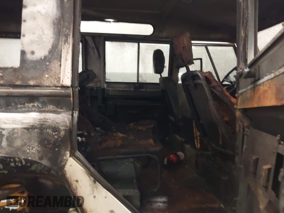 1983 Land Rover Defender with VIN SALLDHAG8AA190593, listed as a IAAI auction lot 42166804 with Not provided miles and . Bid and sale history available at DreamBid. Image 8.