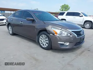 2015 Nissan Altima S z VIN 1N4AL3AP8FC156731, wystawiony jako IAAI lot #42331340 z przebiegiem 263 945 mil mil oraz . Historia ofert i sprzedaży dostępna na DreamBid. Obrazek 1.