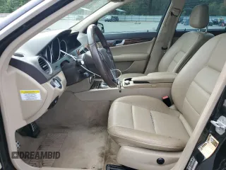 2013 Mercedes-Benz C 250 Sport z VIN WDDGF4HBXDR269348, wystawiony jako Copart lot #54330045 z przebiegiem 102 144 mil mil oraz Szkoda całkowita • Salvage title. Historia ofert i sprzedaży dostępna na DreamBid. Obrazek 7.