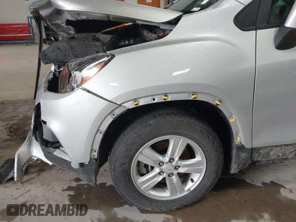 2022 Chevrolet Trax LS with VIN KL7CJNSM5NB550309, listed as a IAAI auction lot 41208893 with 60,580 mi miles. Bid and sale history available at carsss.com. Image 6.