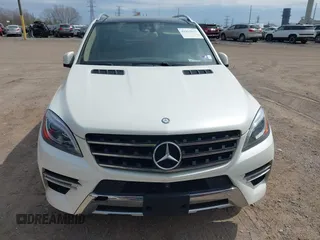 2015 Mercedes-Benz M 400 z VIN 4JGDA5GB1FA573460, wystawiony jako IAAI lot #42025873 z przebiegiem 156 008 mil mil oraz . Historia ofert i sprzedaży dostępna na DreamBid. Obrazek 12.