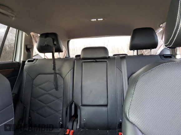 2024 Volkswagen Atlas SE z VIN 1V2HR2CA9RC541812, wystawiony jako Copart lot #48036545 z przebiegiem 16 014 mil mil oraz Szkoda całkowita • Salvage title. Historia ofert i sprzedaży dostępna na DreamBid. Obrazek 10.