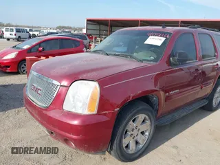 2007 GMC Yukon SLE with VIN 1GKFK13077J204048, listed as a IAAI auction lot 42052206 with 273,197 mi miles. Bid and sale history available at carsss.com. Image 6.