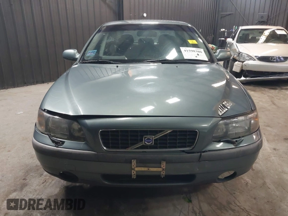 2001 Volvo S60 with VIN YV1RS61R412069484, listed as a IAAI auction lot 41598380 with 185,219 mi miles. Bid and sale history available at carsss.com. Image 6.