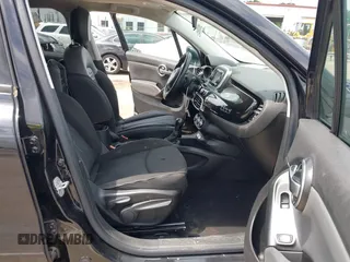 2016 FIAT 500X Easy z VIN ZFBCFXBT1GP441877, wystawiony jako IAAI lot #42128524 z przebiegiem 228 077 mil mil oraz . Historia ofert i sprzedaży dostępna na DreamBid. Obrazek 5.