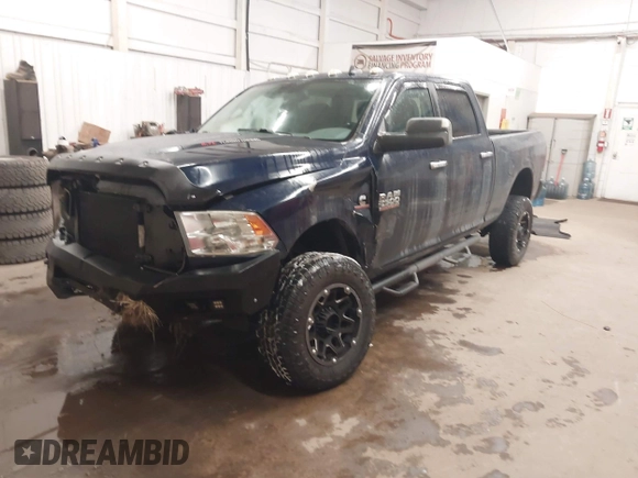2018 Ram 2500 Big Horn with VIN 3C6UR5DLXJG233378, listed as a IAAI auction lot 41007365 with 96,371 mi miles. Bid and sale history available at carsss.com. Image 2.