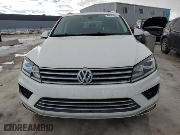 2017 Volkswagen Touareg Sport with VIN WVGEF7BP3HD002560, listed as a Copart auction lot 46649865 with 115,704 mi miles and Salvage Title. Bid and sale history available at DreamBid. Image 5.