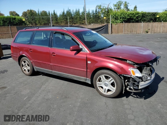 2001 Volkswagen Passat GLX z VIN WVWJH63B61E002904, wystawiony jako Copart lot #57347635 z przebiegiem 130 633 mil mil oraz Szkoda całkowita • Salvage title. Historia ofert i sprzedaży dostępna na DreamBid. Obrazek 4.