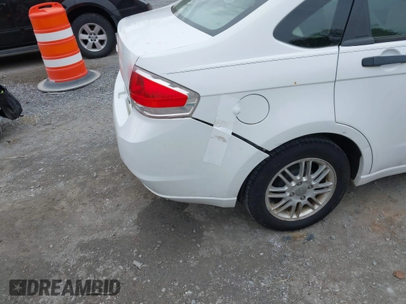 2008 Ford Focus SE with VIN 1FAHP35N08W122604, listed as a IAAI auction lot 41942030 with 89,034 mi miles. Bid and sale history available at carsss.com. Image 19.