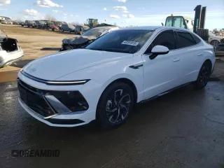 2024 Hyundai Sonata SEL z VIN KMHL64JA5RA376500, wystawiony jako Copart lot #42201915 z przebiegiem 12 958 mil mil oraz Szkoda całkowita • Salvage title. Historia ofert i sprzedaży dostępna na DreamBid. Obrazek 1.