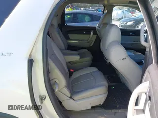 2008 GMC Acadia SLT1 with VIN 1GKER237X8J289351, listed as a IAAI auction lot 41933212 with 197,203 mi miles. Bid and sale history available at carsss.com. Image 8.