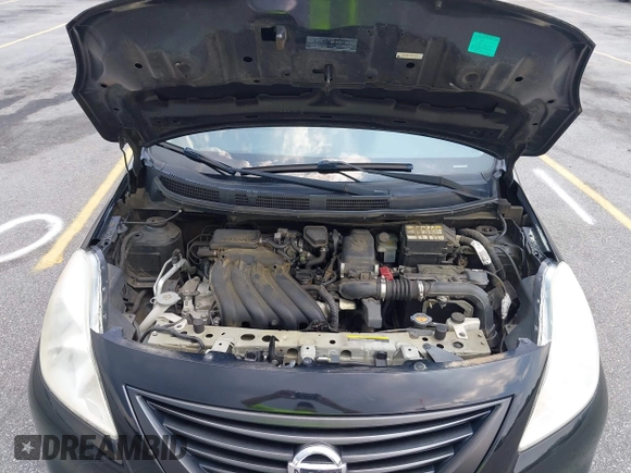 2014 Nissan Versa SV z VIN 3N1CN7AP8EL842374, wystawiony jako IAAI lot #42684858 z przebiegiem 123 734 mil mil oraz . Historia ofert i sprzedaży dostępna na DreamBid. Obrazek 10.