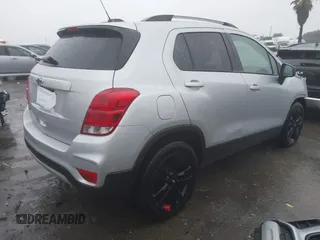 2022 Chevrolet Trax LT with VIN KL7CJLSMXNB552223, listed as a IAAI auction lot 41563148 with 19,382 mi miles. Bid and sale history available at carsss.com. Image 4.
