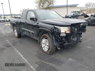 2023 Nissan Frontier S z VIN 1N6ED1CM5PN611795, wystawiony jako IAAI lot #42033697 z przebiegiem 6 744 mil mil oraz . Historia ofert i sprzedaży dostępna na DreamBid. Obrazek 1.