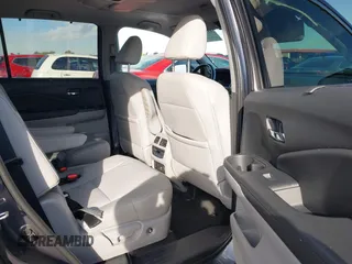 2019 Honda Pilot Touring 7-Passenger z VIN 5FNYF5H65KB020420, wystawiony jako IAAI lot #41575972 z przebiegiem 48 950 mil mil oraz . Historia ofert i sprzedaży dostępna na DreamBid. Obrazek 8.