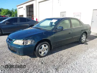 2000 Honda Accord EX z VIN 1HGCG1658YA015144, wystawiony jako IAAI lot #42303853 z przebiegiem 286 846 mil mil oraz . Historia ofert i sprzedaży dostępna na DreamBid. Obrazek 2.