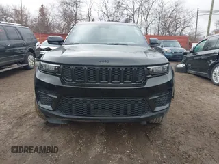 2023 Jeep Grand Cherokee Laredo z VIN 1C4RJHAG4PC599198, wystawiony jako IAAI lot #41741474 z przebiegiem 19 162 mil mil oraz . Historia ofert i sprzedaży dostępna na DreamBid. Obrazek 12.