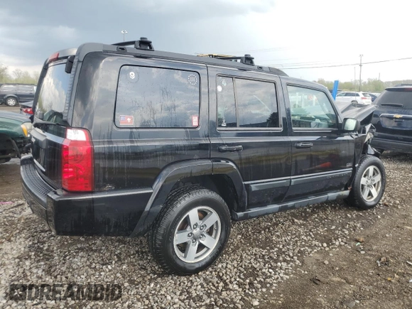 2008 Jeep Commander Sport z VIN 1J8HG48KX8C149885, wystawiony jako Copart lot #55042915 z przebiegiem 243 357 mil mil oraz Czysty tytuł • Clean title. Historia ofert i sprzedaży dostępna na DreamBid. Obrazek 3.