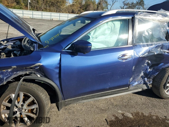 2017 Nissan Rogue SV z VIN KNMAT2MV5HP523286, wystawiony jako Copart lot #74180553 z przebiegiem 112 533 mil mil oraz Szkoda całkowita • Salvage title. Historia ofert i sprzedaży dostępna na DreamBid. Obrazek 7.