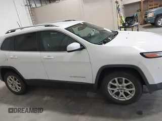 2016 Jeep Cherokee Latitude with VIN 1C4PJMCS5GW341286, listed as a IAAI auction lot 40723940 with 113,040 mi miles and . Bid and sale history available at DreamBid. Image 13.