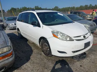 2010 Toyota Sienna CE with VIN 5TDKK4CC9AS320741, listed as a IAAI auction lot 41135832 with 304,694 mi miles. Bid and sale history available at carsss.com. Image 1.