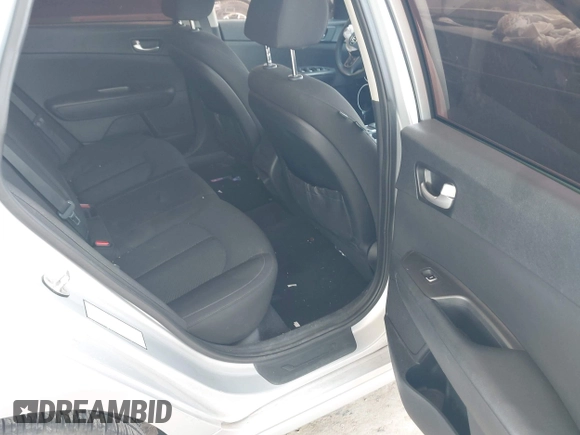 2017 Kia Optima LX with VIN 5XXGT4L38HG124191, listed as a IAAI auction lot 42331525 with 111,116 mi miles and . Bid and sale history available at DreamBid. Image 8.
