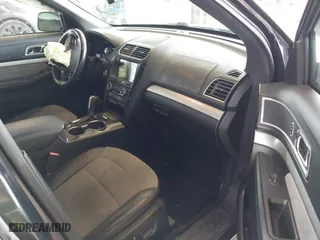 2017 Ford Explorer XLT with VIN 1FM5K8D85HGD91711, listed as a IAAI auction lot 41848391 with 106,577 mi miles. Bid and sale history available at carsss.com. Image 5.