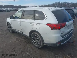 2016 Mitsubishi Outlander GT with VIN JA4JZ4AX4GZ054124, listed as a IAAI auction lot 41487441 with 137,000 mi miles. Bid and sale history available at carsss.com. Image 3.