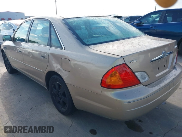 2001 Toyota Avalon XL z VIN 4T1BF28B31U185174, wystawiony jako IAAI lot #42338204 z przebiegiem 298 540 mil mil oraz . Historia ofert i sprzedaży dostępna na DreamBid. Obrazek 3.