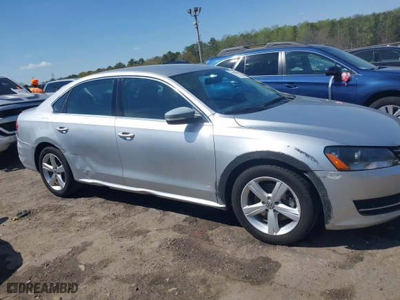 2014 Volkswagen Passat Wolfsburg Ed with VIN 1VWAS7A32EC048814, listed as a IAAI auction lot 41858198 with 112,436 mi miles. Bid and sale history available at carsss.com. Image 13.