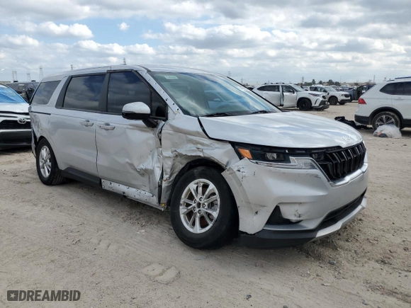 2022 Kia Carnival LX with VIN KNDNB4H38N6158807, listed as a Copart auction lot 44758515 with 31,962 mi miles and Salvage Title. Bid and sale history available at carsss.com. Image 4.