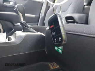 2017 Jeep Renegade Latitude z VIN ZACCJABB6HPG36670, wystawiony jako IAAI lot #42474479 z przebiegiem 154 536 mil mil oraz . Historia ofert i sprzedaży dostępna na DreamBid. Obrazek 11.