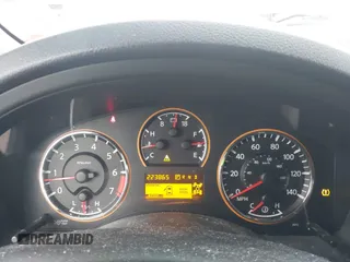 2008 Nissan Armada SE z VIN 5N1AA08C38N601641, wystawiony jako IAAI lot #41569296 z przebiegiem 223 865 mil mil oraz . Historia ofert i sprzedaży dostępna na DreamBid. Obrazek 7.