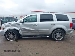 2008 Chrysler Aspen Limited z VIN 1A8HX58N88F136163, wystawiony jako IAAI lot #41544496 z przebiegiem 158 878 mil mil oraz . Historia ofert i sprzedaży dostępna na DreamBid. Obrazek 14.