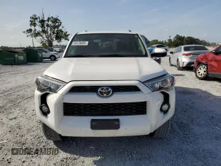 2018 Toyota 4Runner SR5 z VIN JTEBU5JR6J5593418, wystawiony jako Copart lot #60228085 z przebiegiem 96 239 mil mil oraz Szkoda całkowita • Salvage title. Historia ofert i sprzedaży dostępna na DreamBid. Obrazek 5.