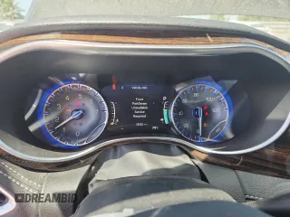 2023 Chrysler Pacifica Limited with VIN 2C4RC3GG8PR604835, listed as a Copart auction lot 57661325 with 33,232 mi miles and Salvage title. Bid and sale history available at DreamBid. Image 9.