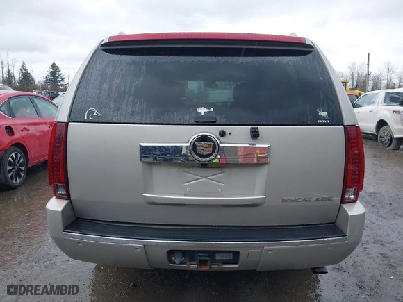 2008 Cadillac Escalade ESV with VIN 1GYFK668X8R111368, listed as a IAAI auction lot 41891439 with 190,293 mi miles. Bid and sale history available at carsss.com. Image 17.