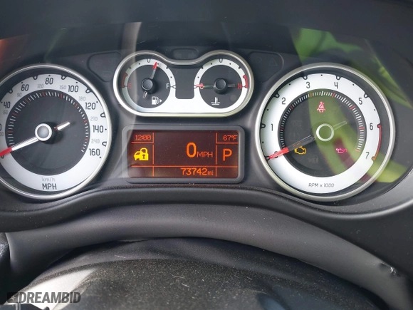 2014 FIAT 500L Trekking with VIN ZFBCFADH7EZ022679, listed as a IAAI auction lot 42053114 with 73,742 mi miles. Bid and sale history available at carsss.com. Image 7.